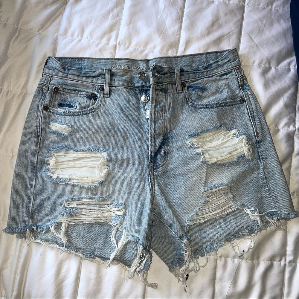 American Eagle 90s boyfriend high waisted short